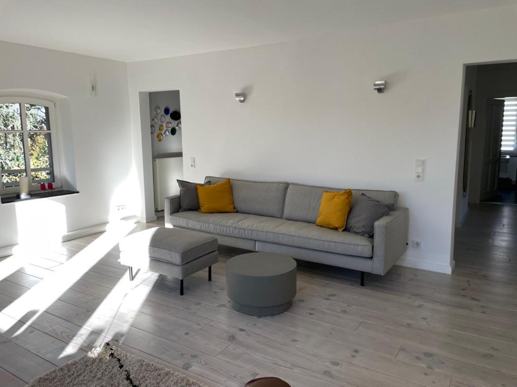 Haus Mit Tuermchen Solingen Exterior foto